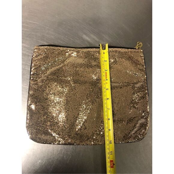 Victoria’s Secret Women’s Gold Shimmery Zip Up Makeup Cosmetic Bag - Picture 6 of 6